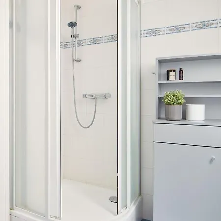 Open Plan In Old Town By Days Apartment